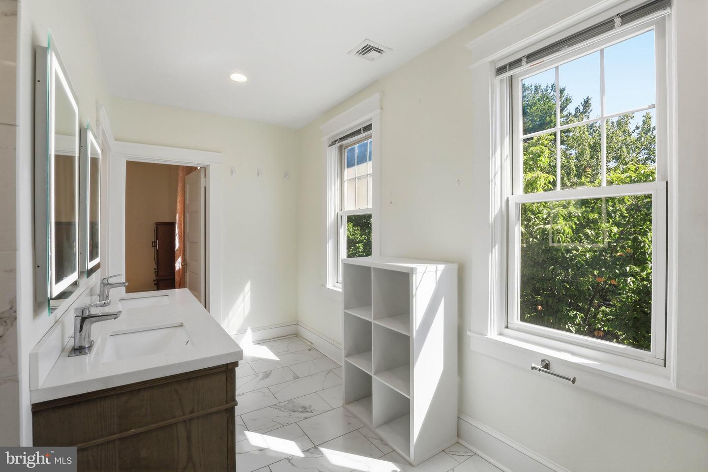 699 New Holland Ave Property Photo 32