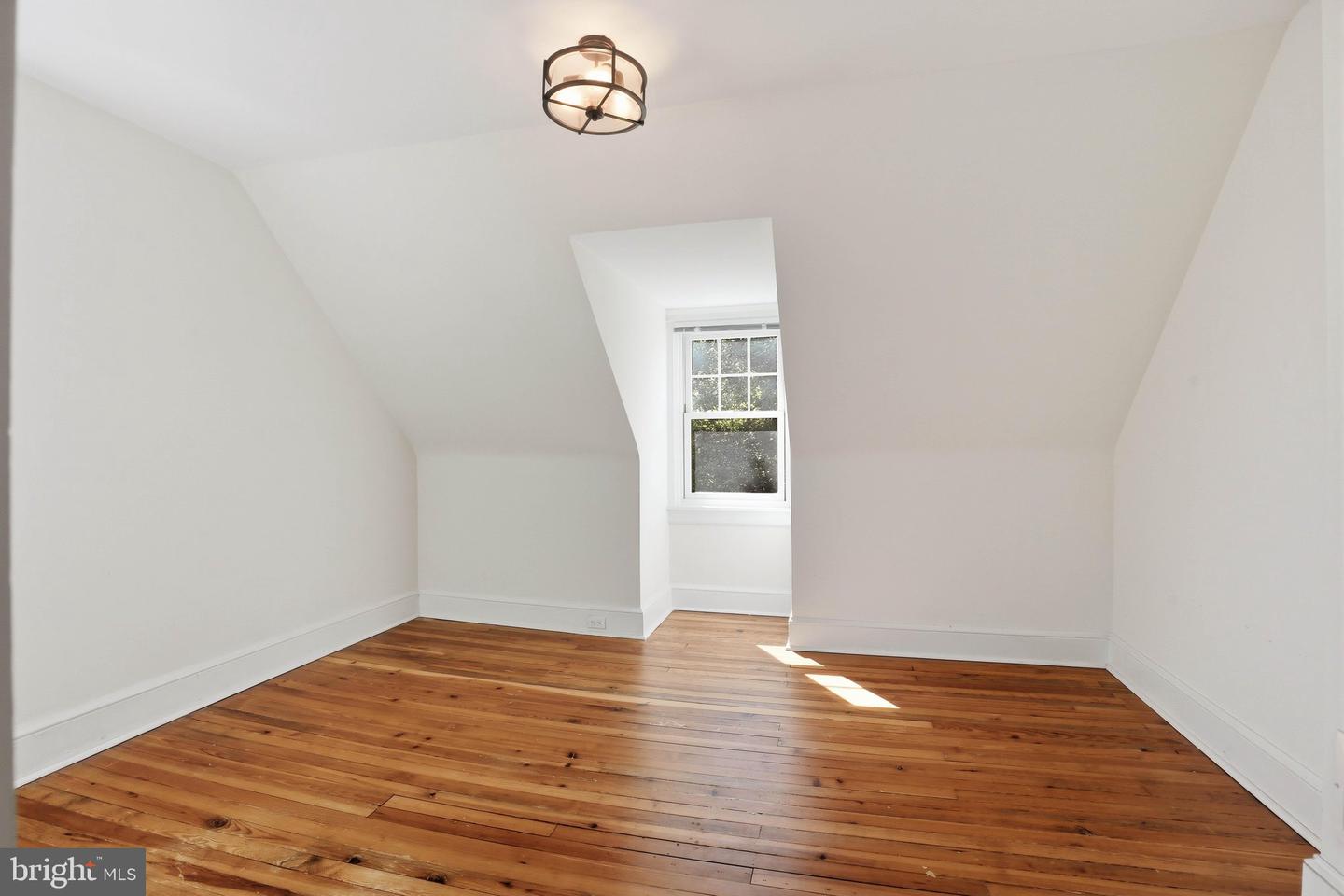 699 New Holland Ave Property Photo 38
