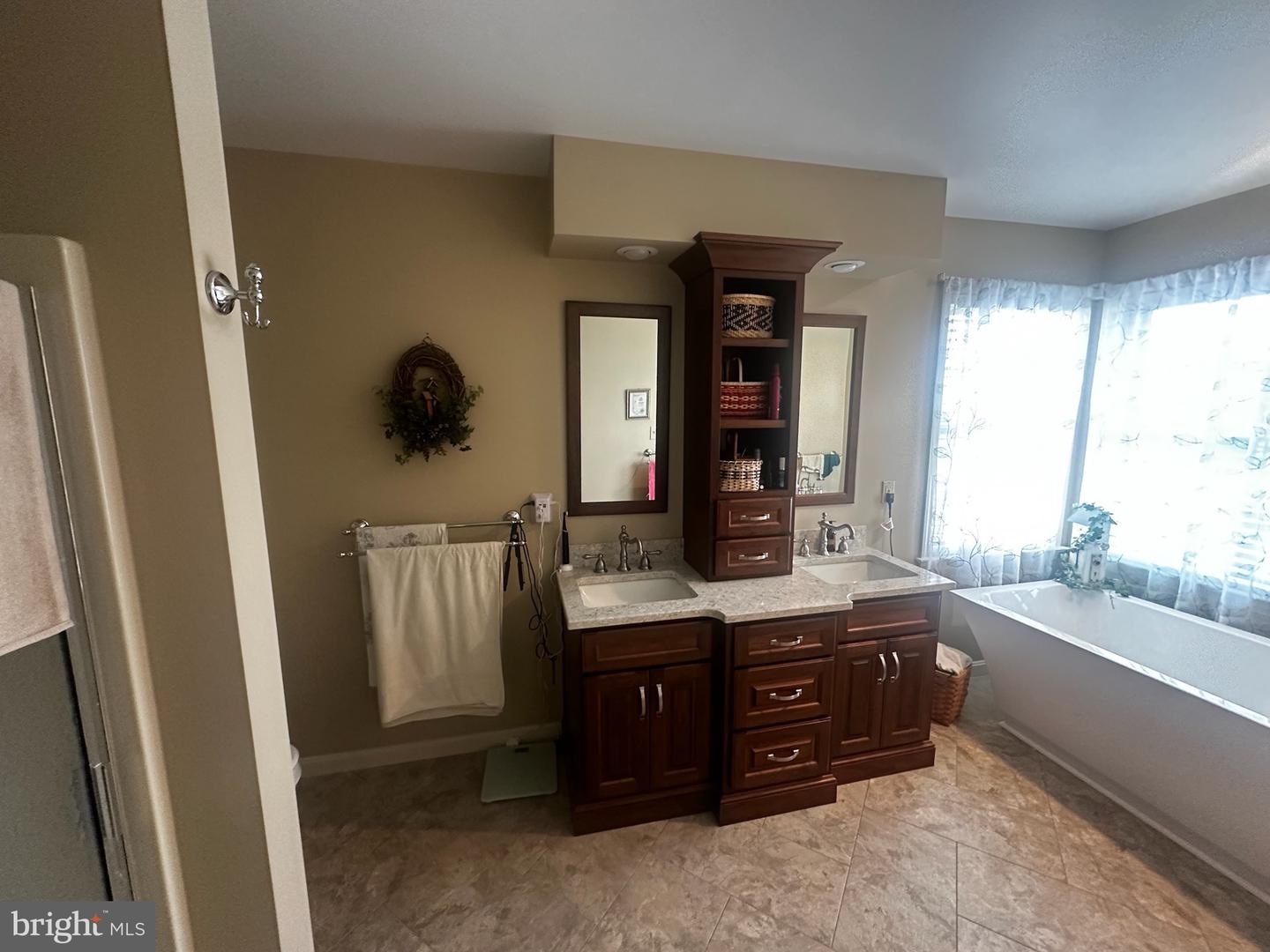 1010 Hillside Ave Property Photo 18