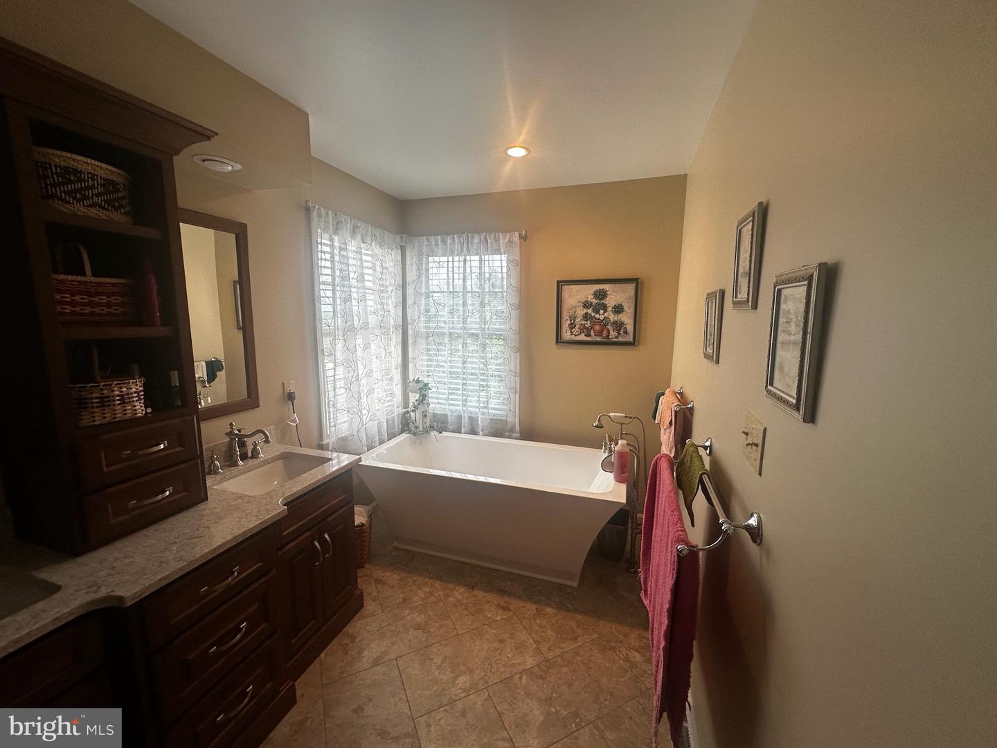 1010 Hillside Ave Property Photo 20