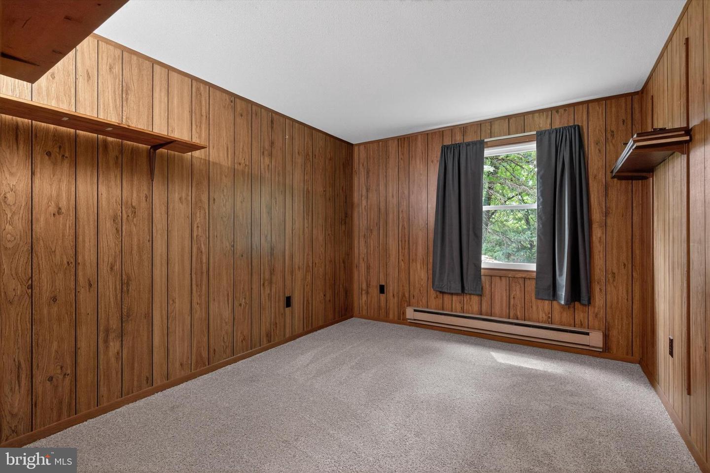 1048 Creek Rd Property Photo 9