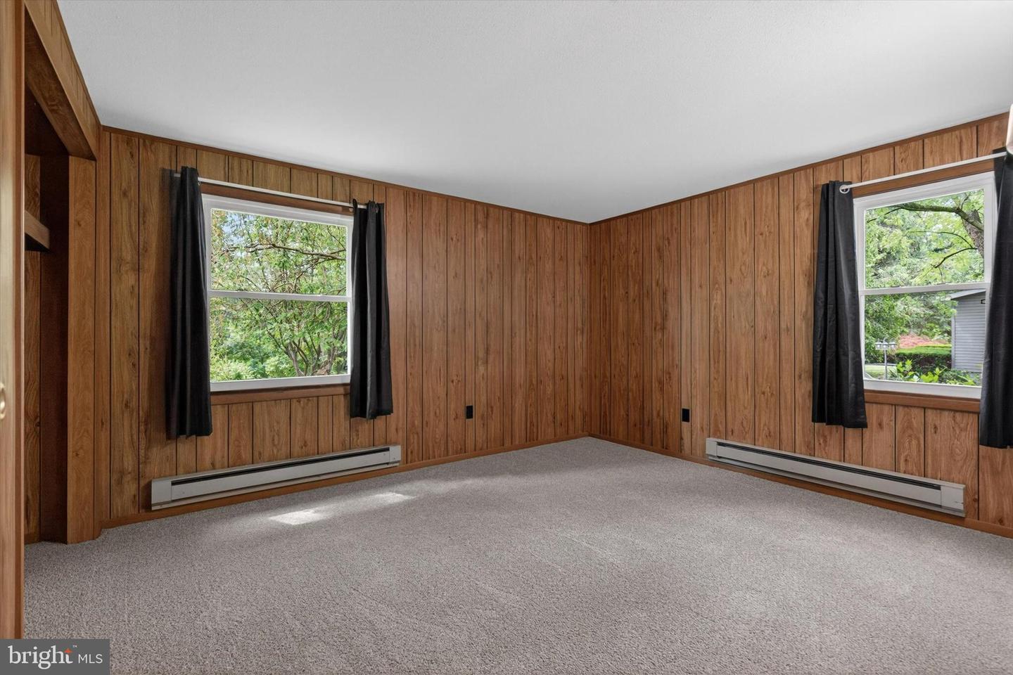 1048 Creek Rd Property Photo 14