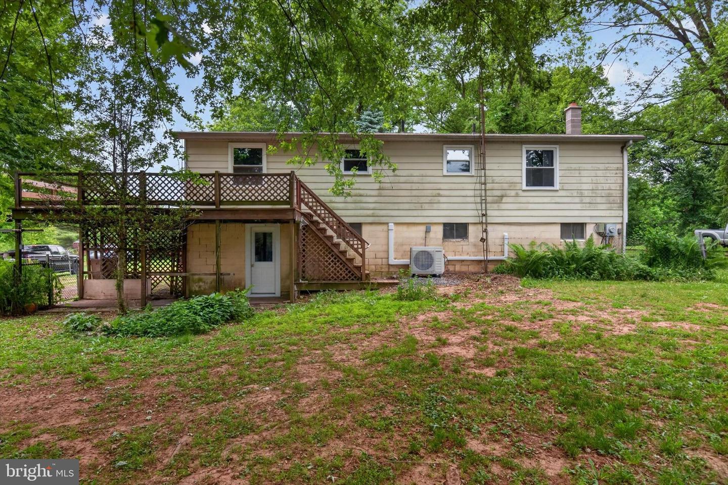 1048 Creek Rd Property Photo 21