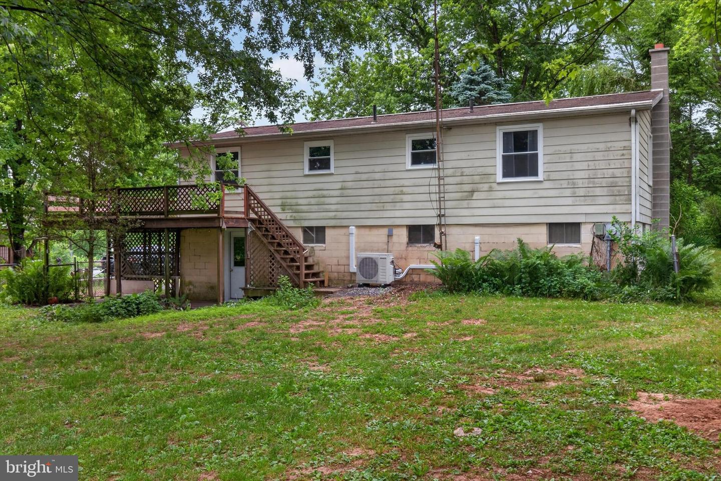 1048 Creek Rd Property Photo 23