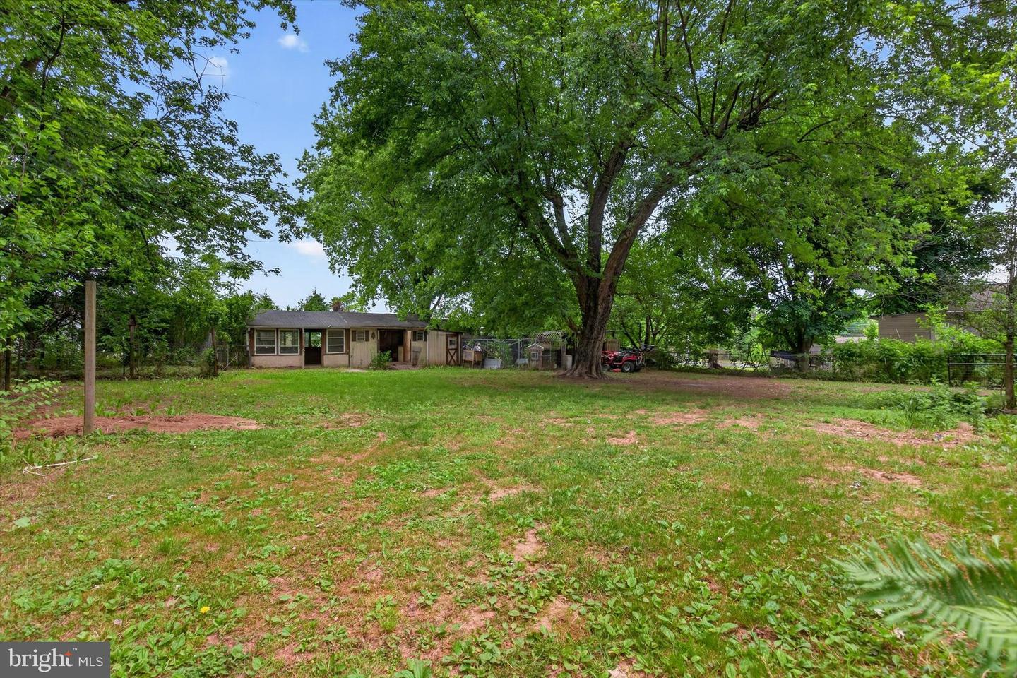 1048 Creek Rd Property Photo 24