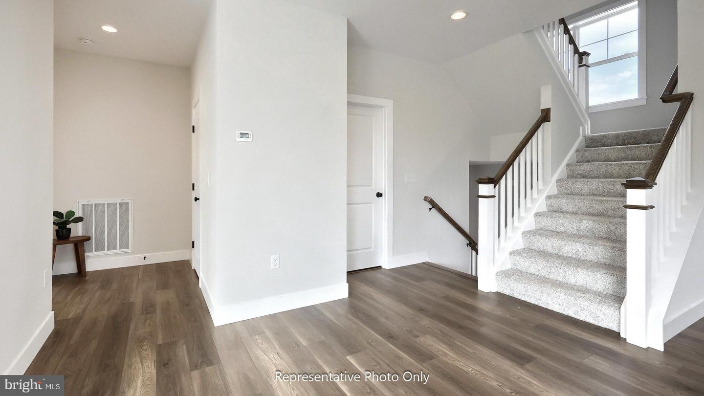 77 Tupelo St Property Photo 9