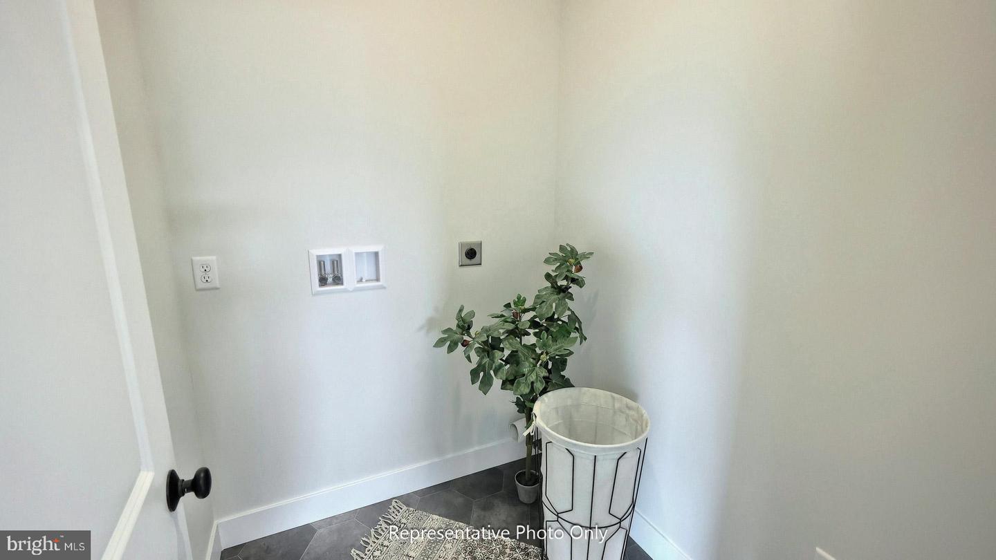 77 Tupelo St Property Photo 11