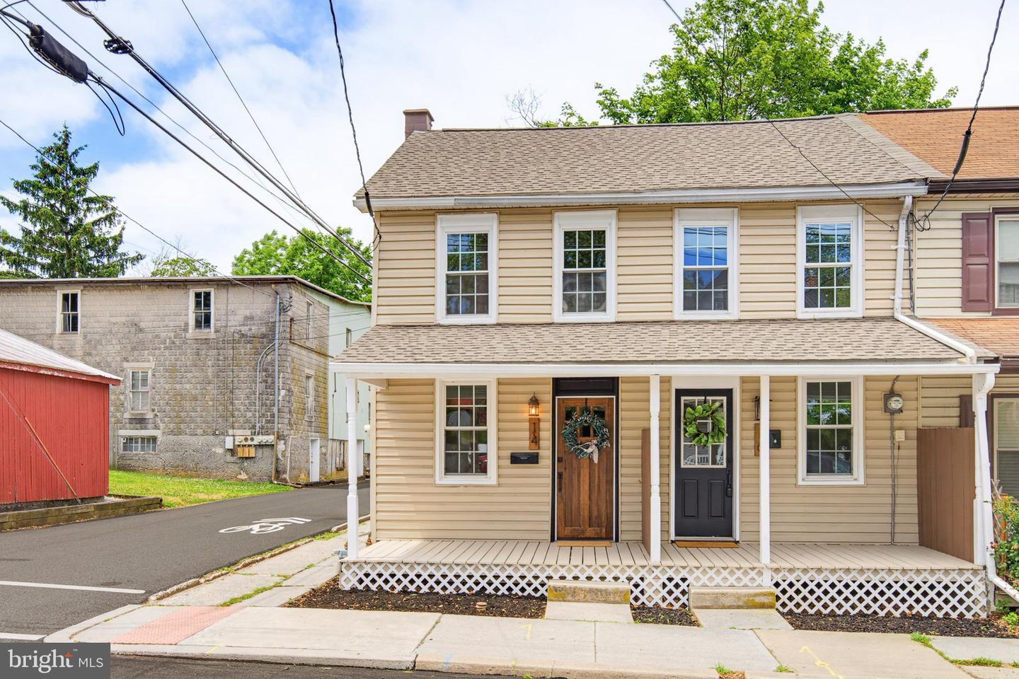 14 N Locust St Property Photo 1