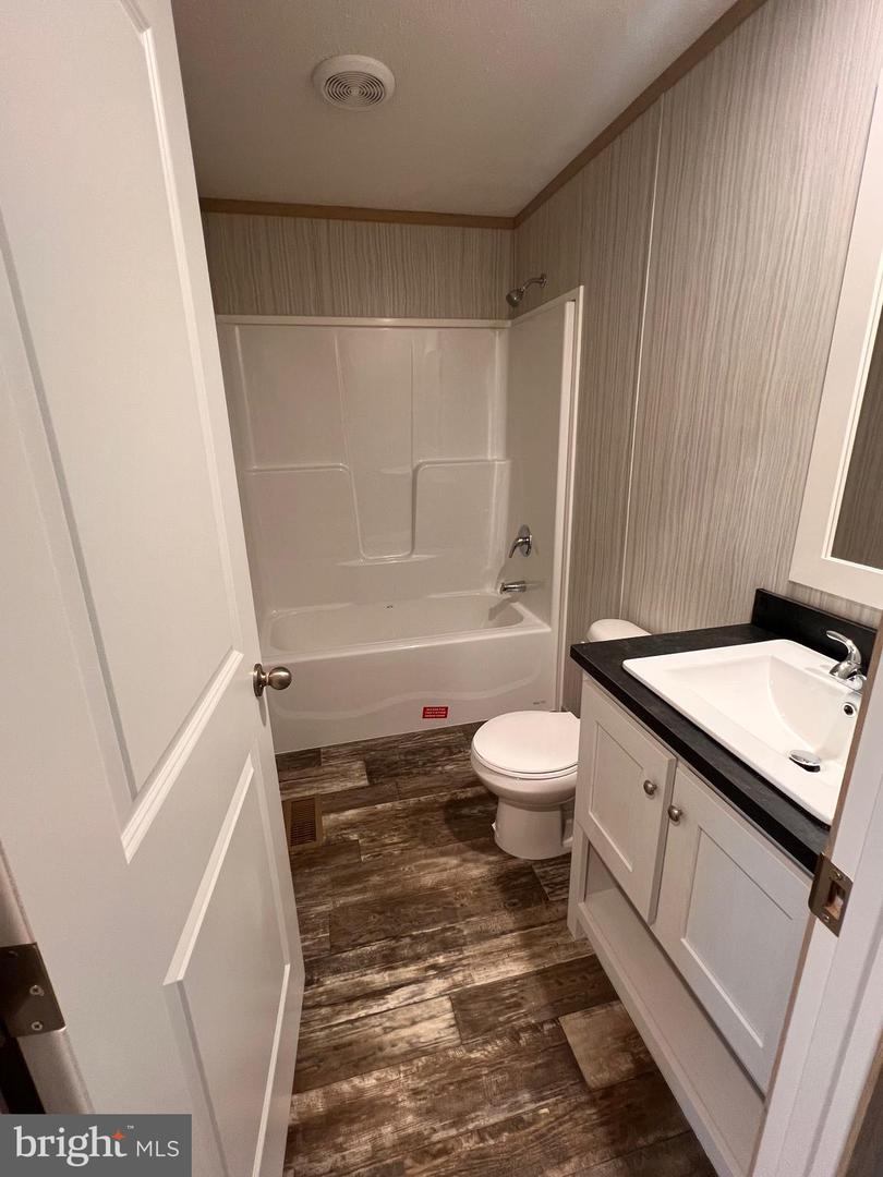 1136 Steinmetz Rd #7 Property Photo 13