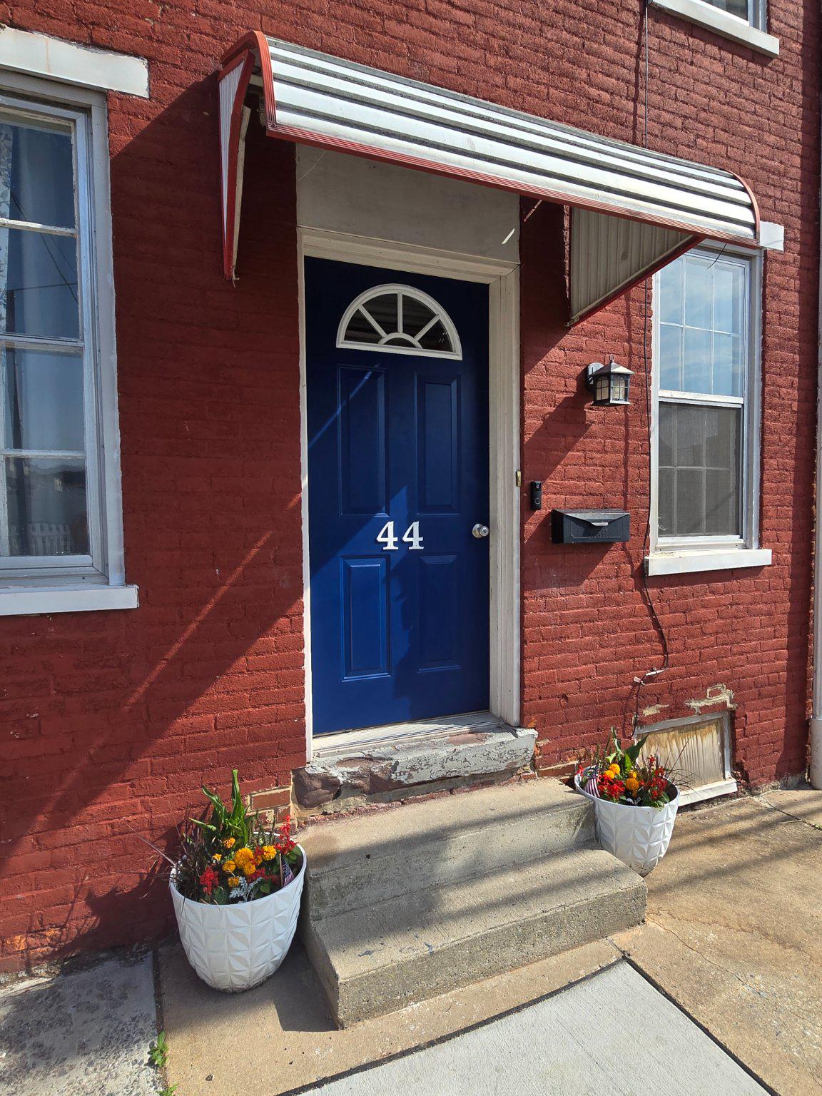 44 E Hummelstown St Property Photo 1