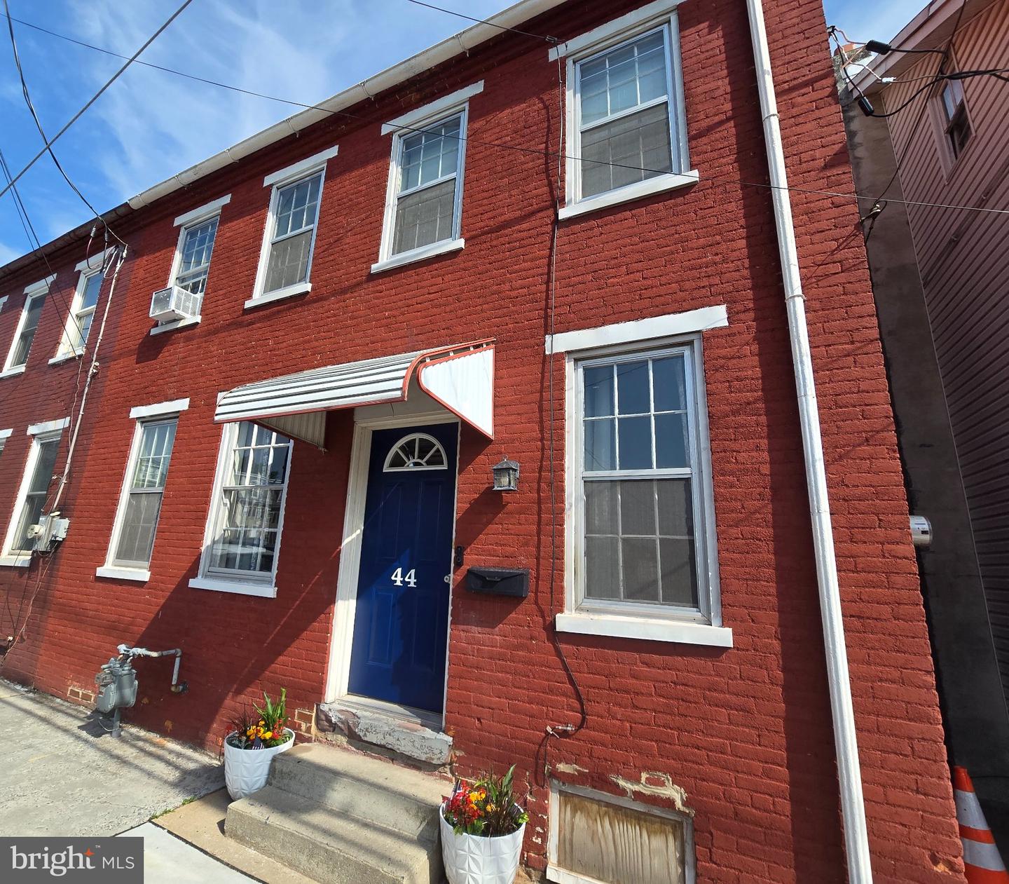 44 E Hummelstown St Property Photo 2