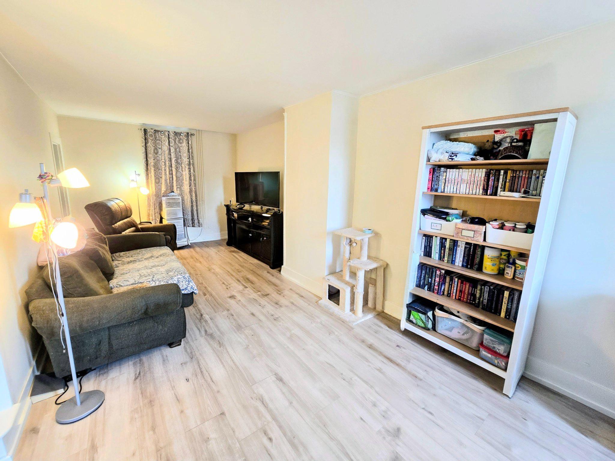 44 E Hummelstown St Property Photo 4