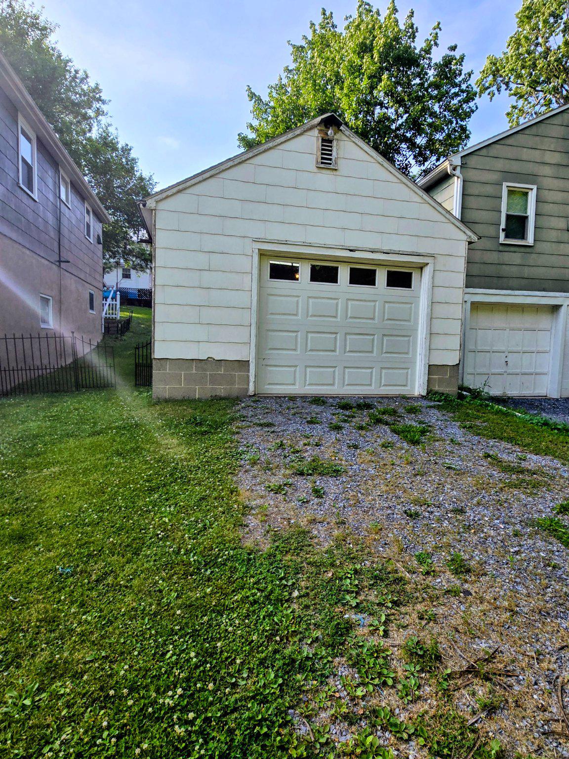 44 E Hummelstown St Property Photo 27