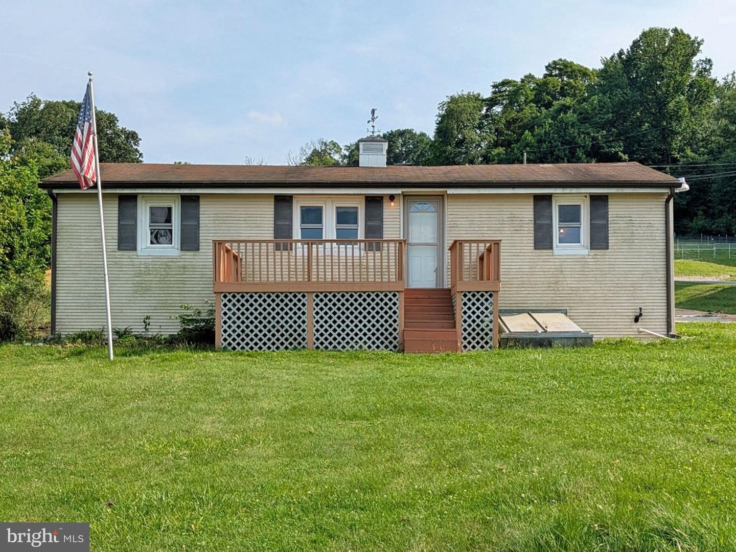 360 Schoolhouse Rd Property Photo 1