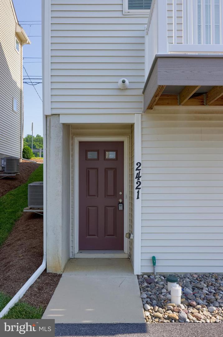 2421 Artesian Way Property Photo 7