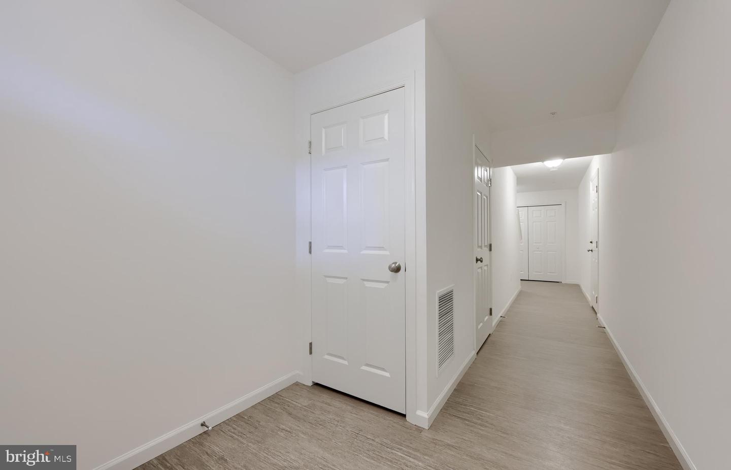 2421 Artesian Way Property Photo 9