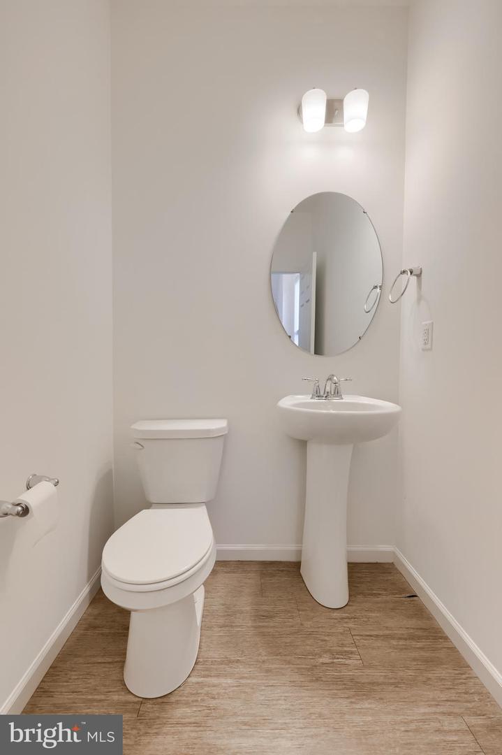 2421 Artesian Way Property Photo 11