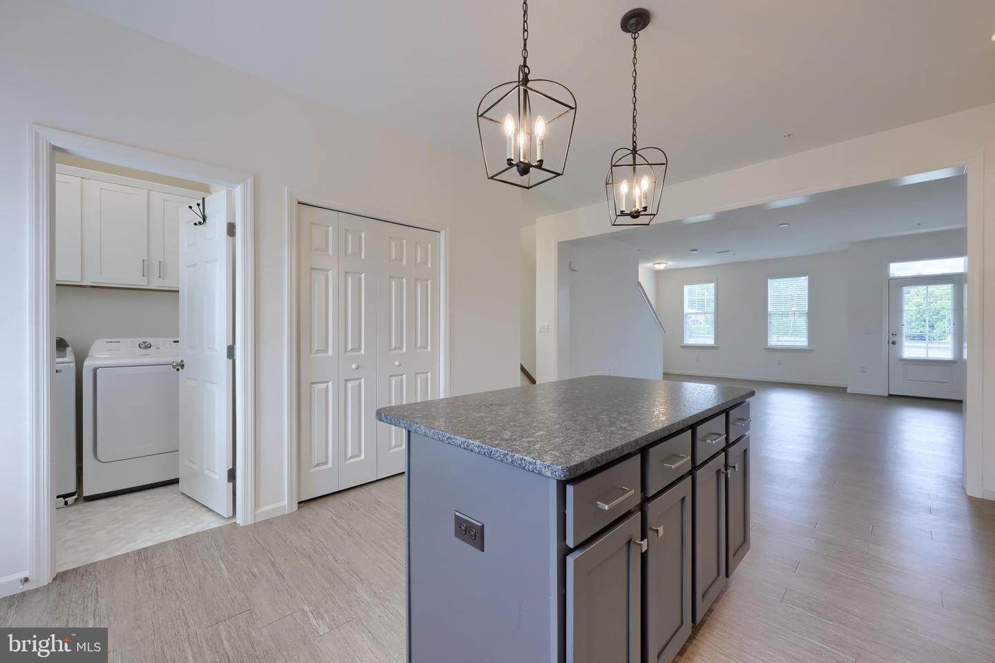 2421 Artesian Way Property Photo 16
