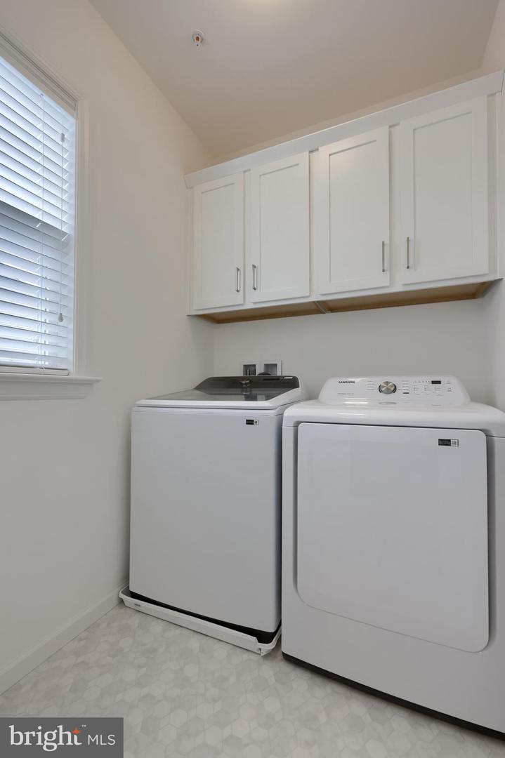 2421 Artesian Way Property Photo 19
