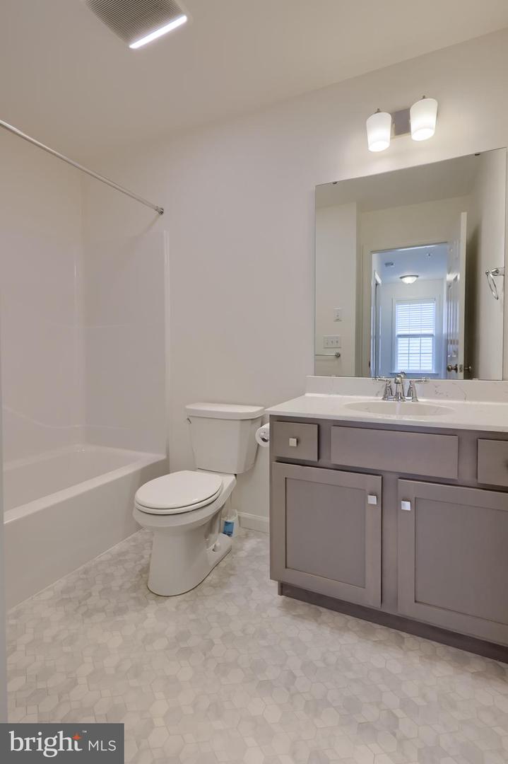 2421 Artesian Way Property Photo 32
