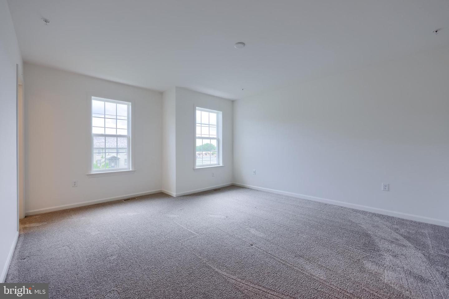 2421 Artesian Way Property Photo 33