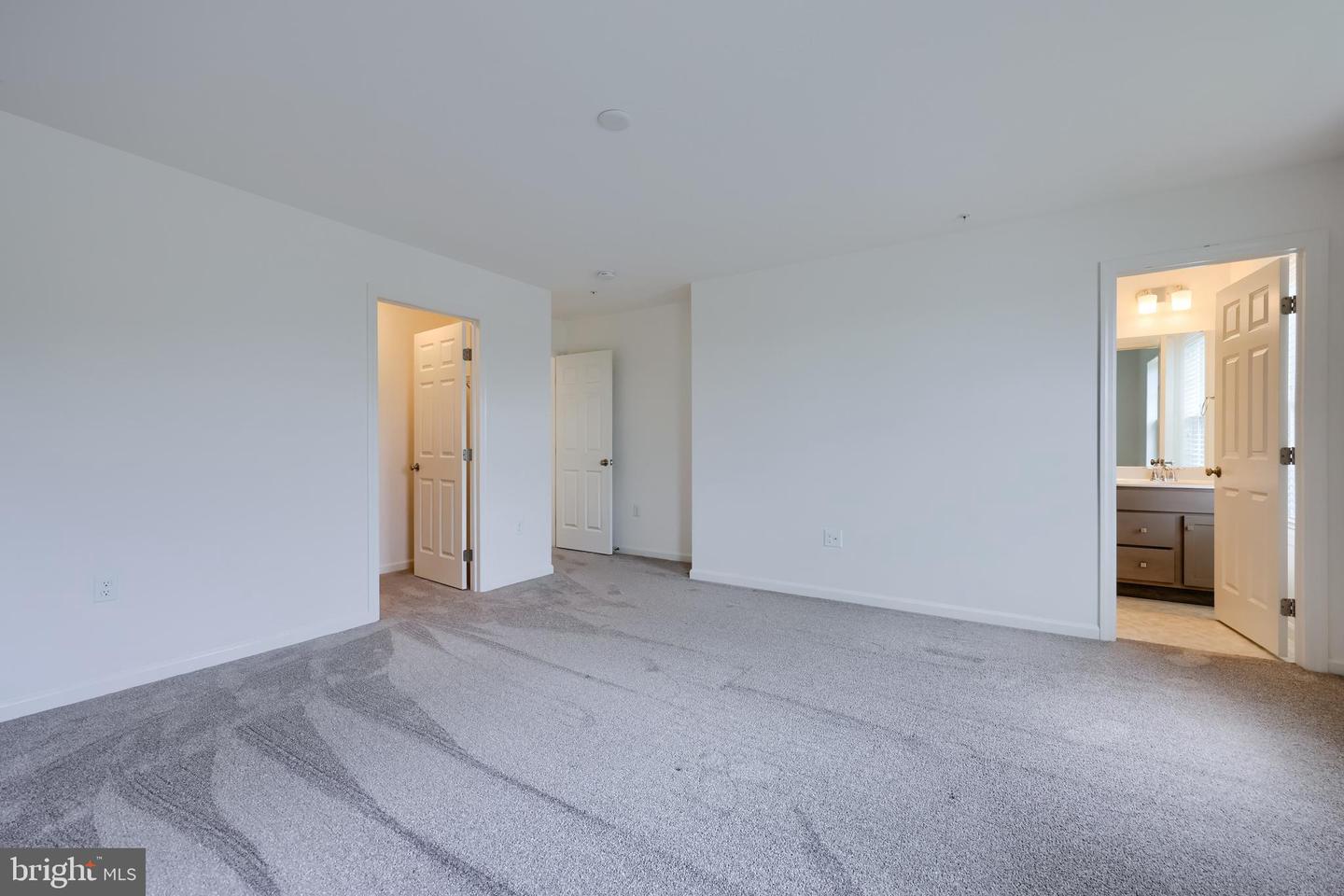 2421 Artesian Way Property Photo 34
