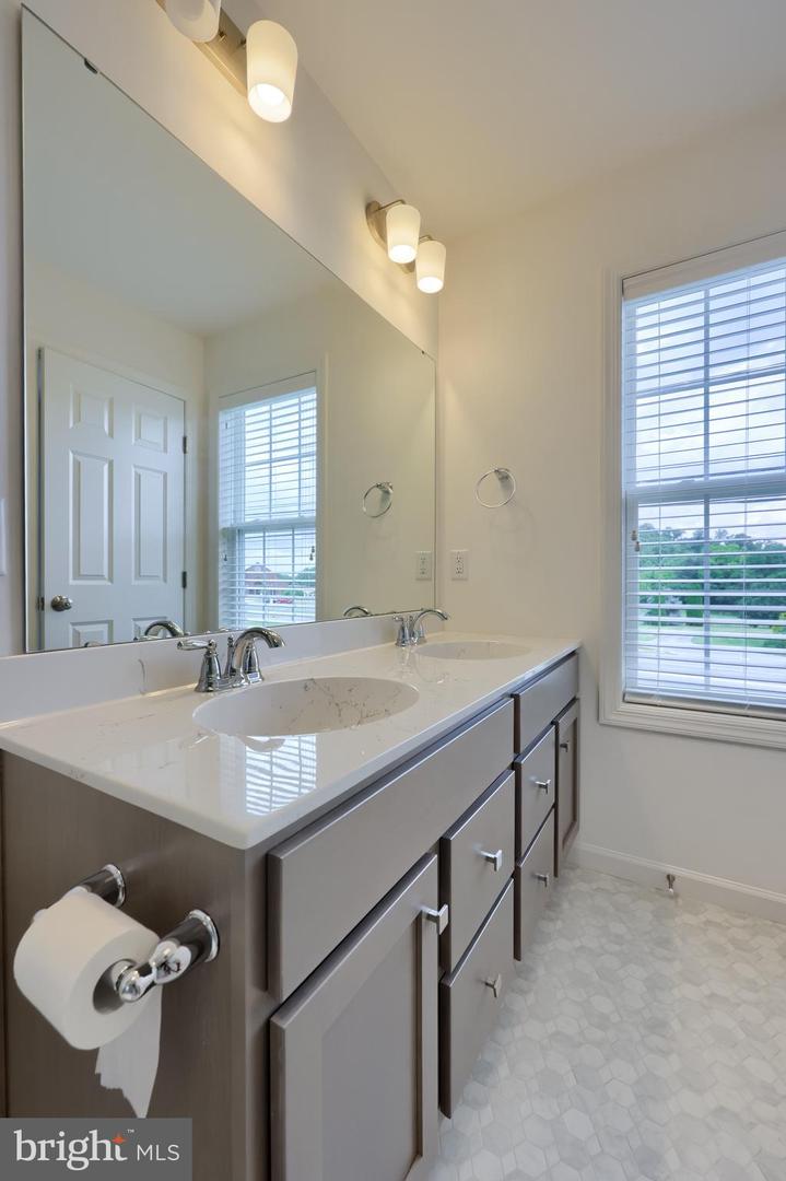 2421 Artesian Way Property Photo 37