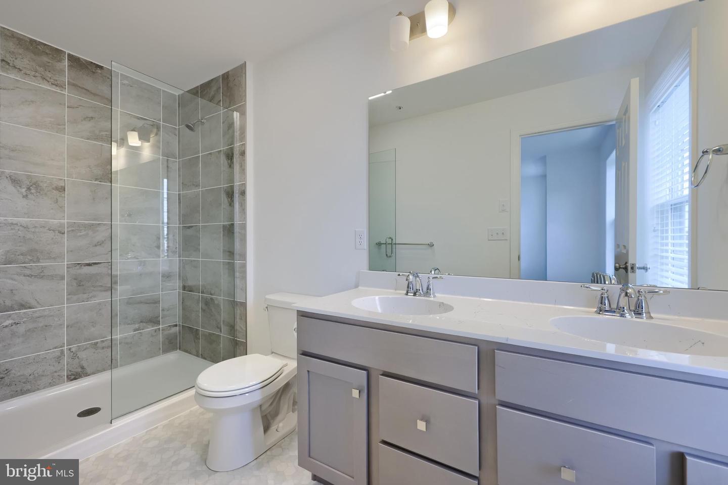 2421 Artesian Way Property Photo 38