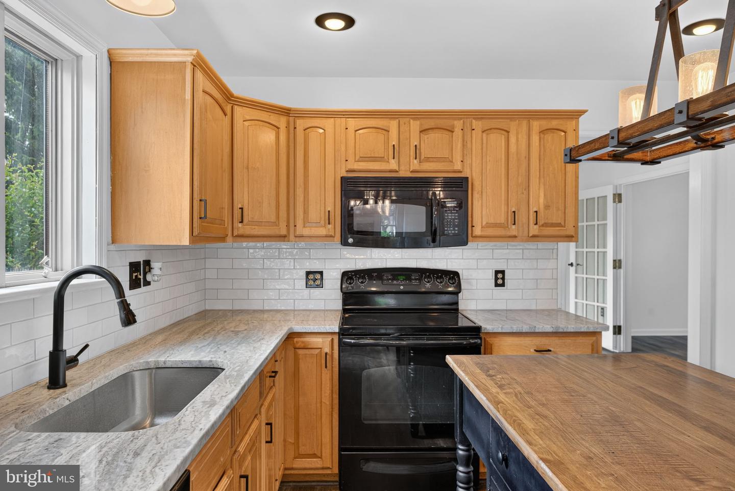 5 Village Dr Property Photo 13