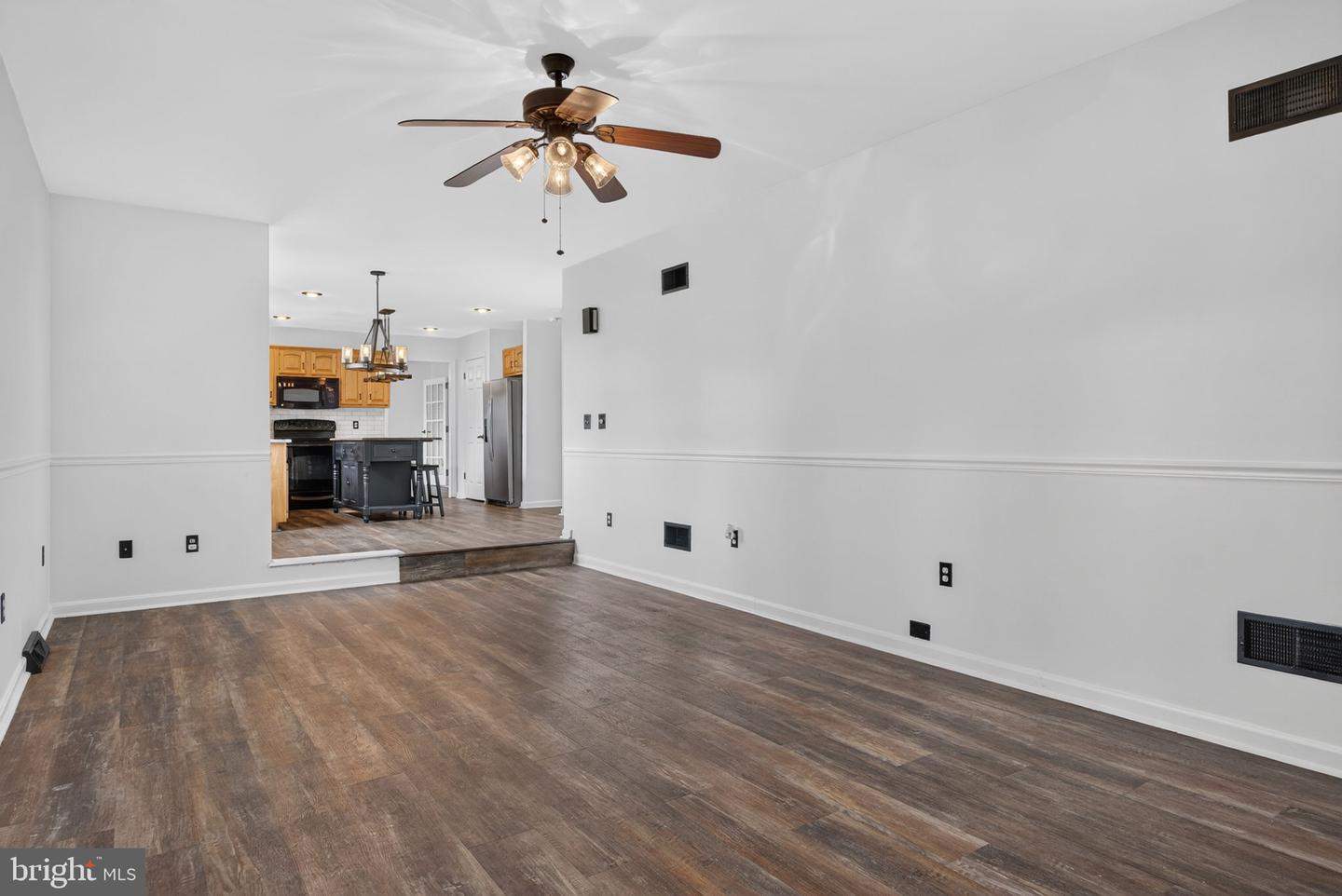 5 Village Dr Property Photo 18