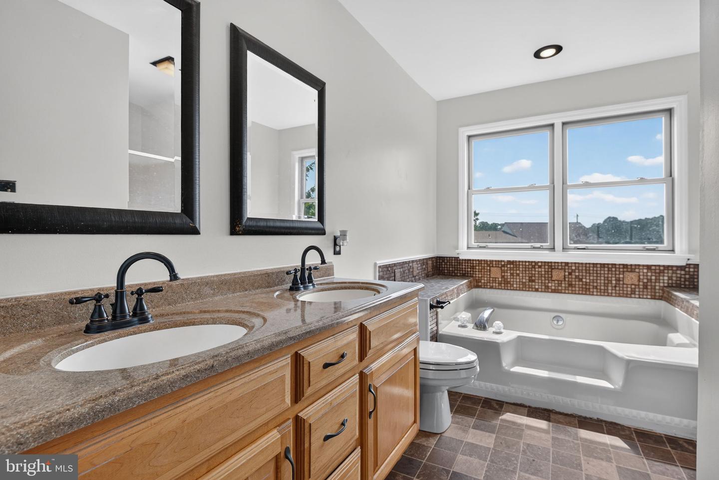 5 Village Dr Property Photo 30
