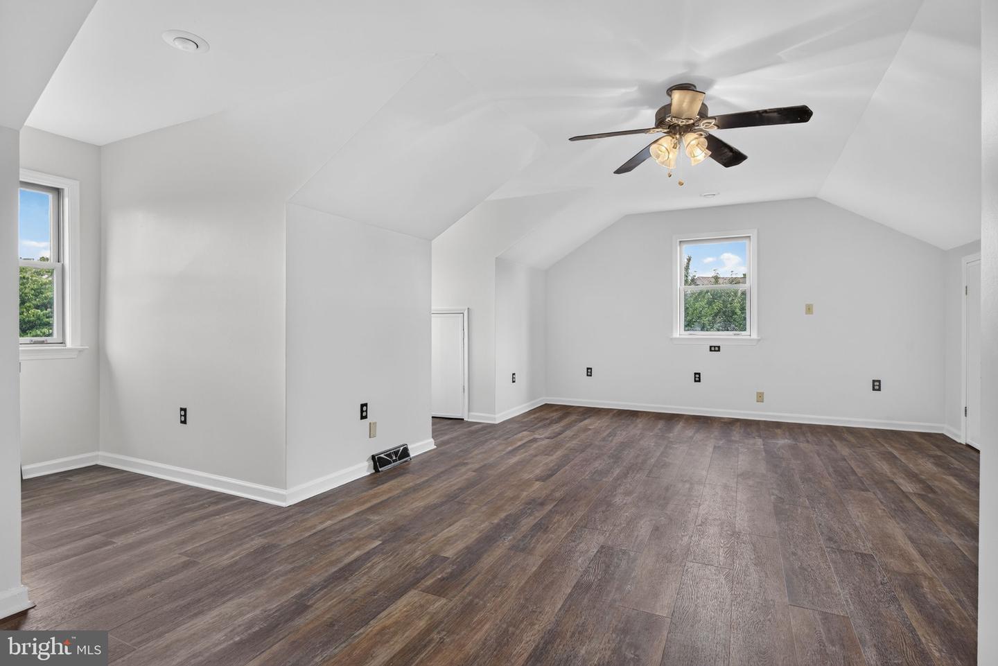5 Village Dr Property Photo 32
