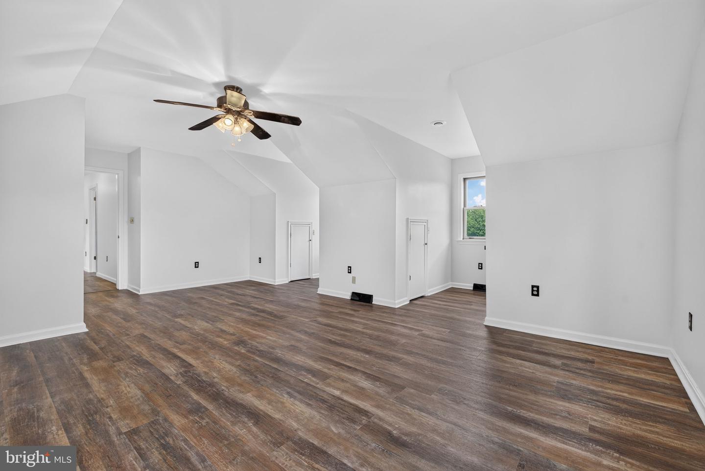 5 Village Dr Property Photo 34
