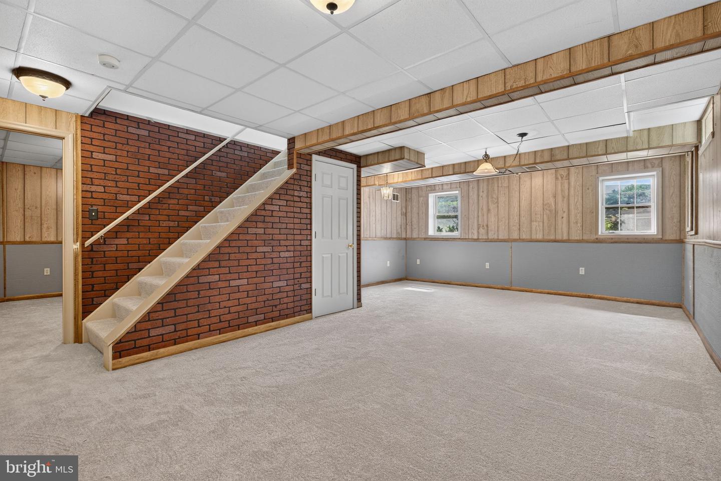 5 Village Dr Property Photo 37