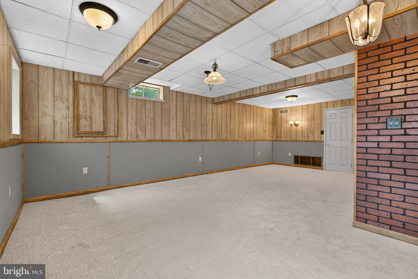 5 Village Dr Property Photo 38