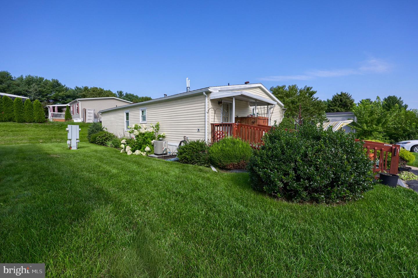 109 Jemfield Ct Property Photo 3