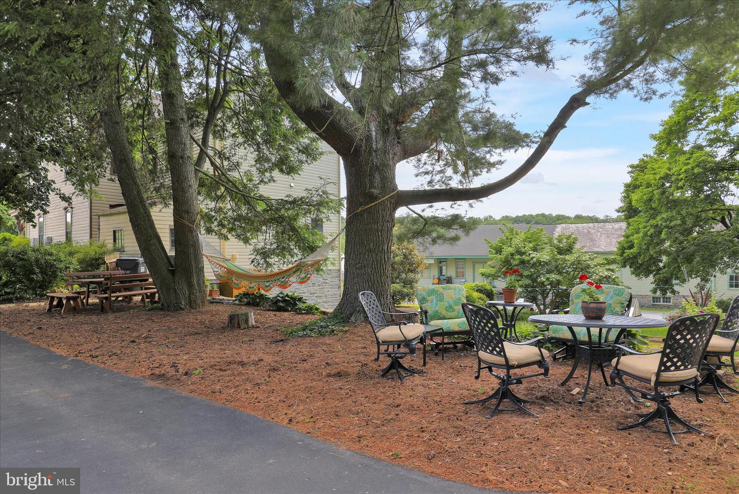 400 Baumgardner Rd Property Photo 17