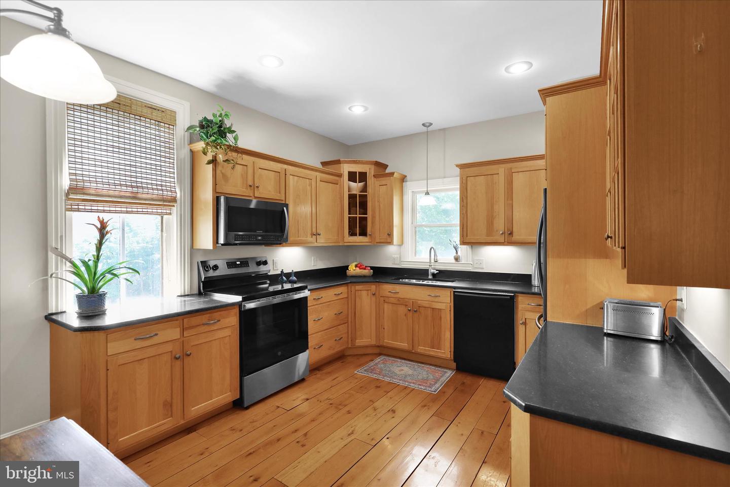 400 Baumgardner Rd Property Photo 22