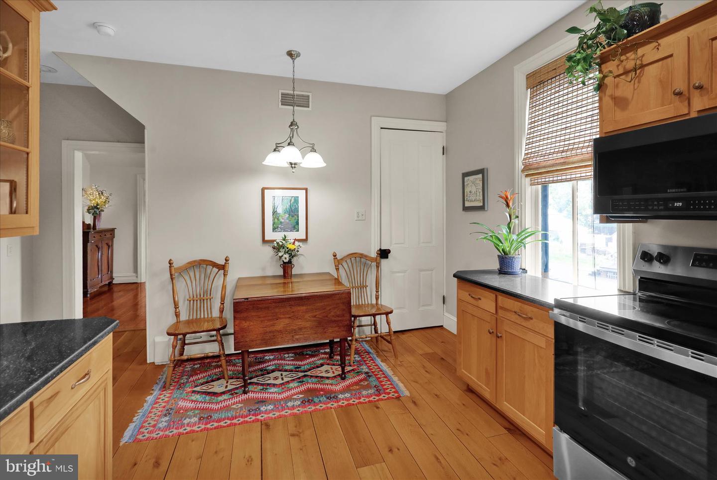 400 Baumgardner Rd Property Photo 24