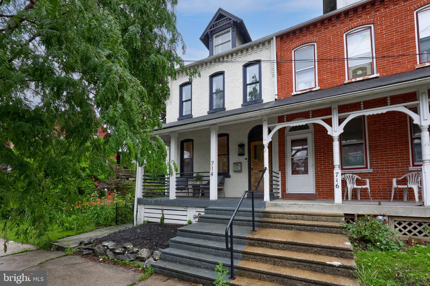 714 MANOR ST Property Photo 1