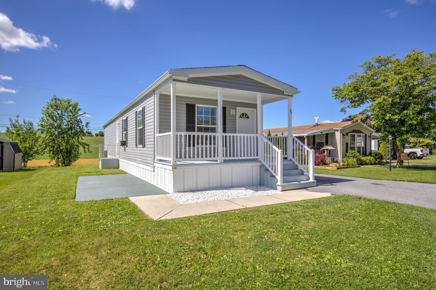 75 Lobin Rd Property Photo 3