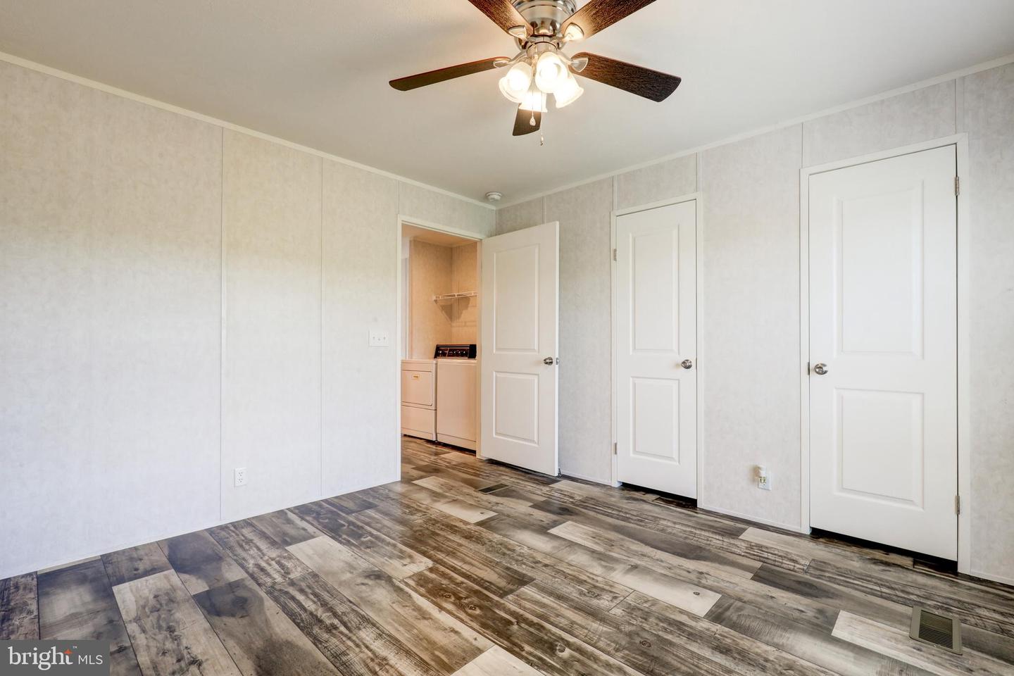 75 Lobin Rd Property Photo 17
