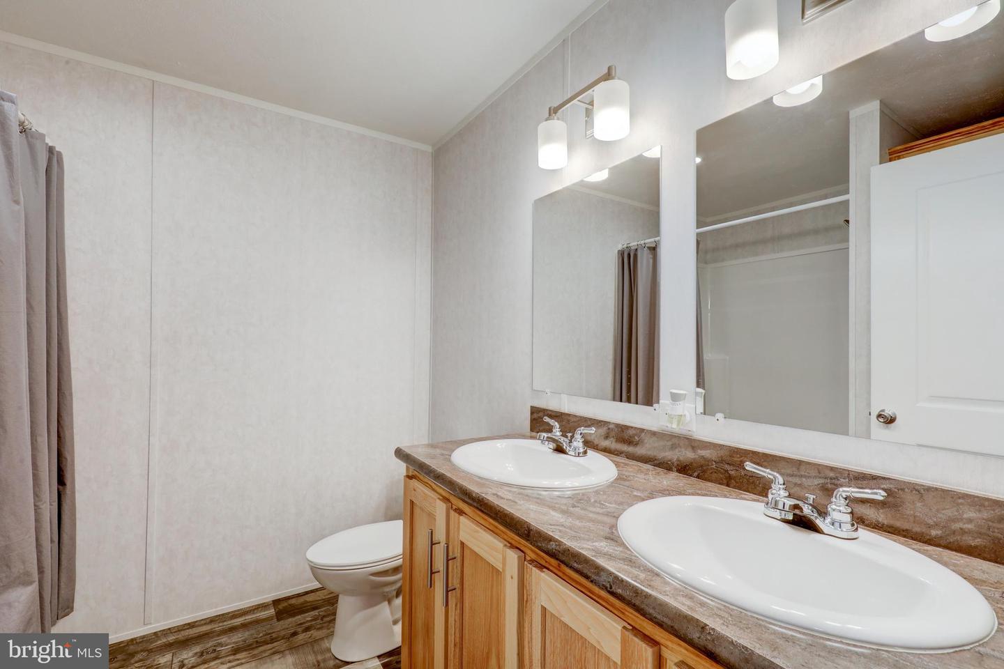 75 Lobin Rd Property Photo 18