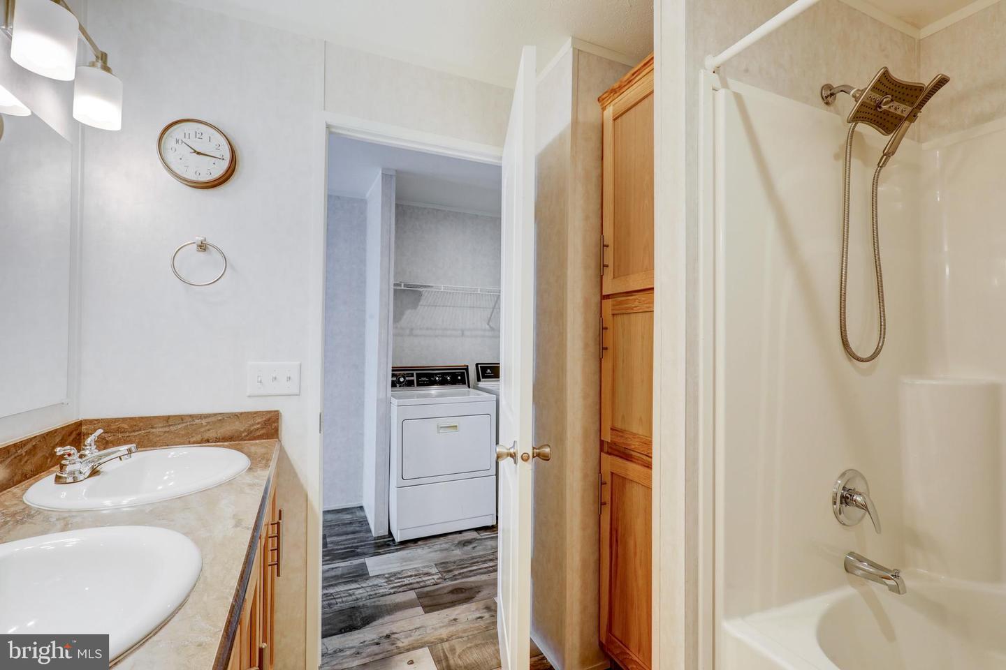75 Lobin Rd Property Photo 19