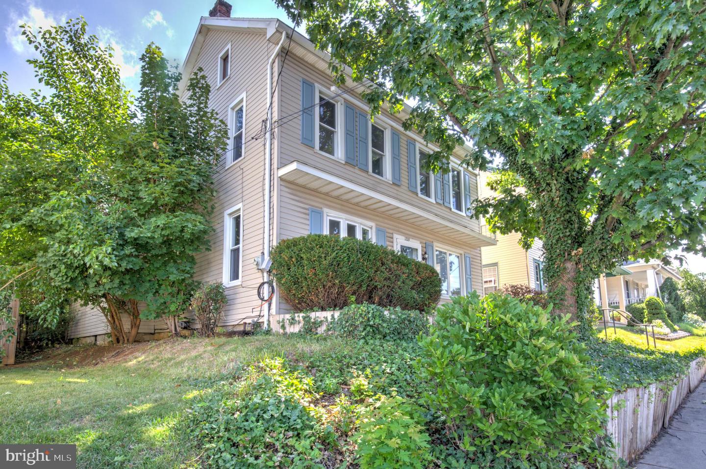 1319 W Main St Property Photo 1
