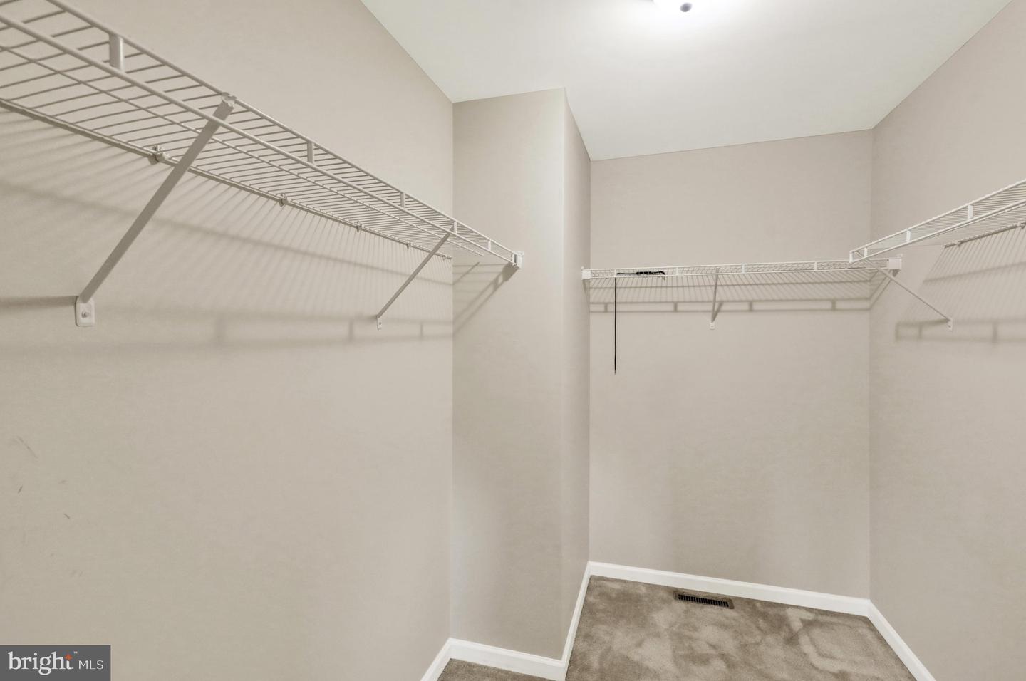 2 Rollingview Ln Property Photo 15