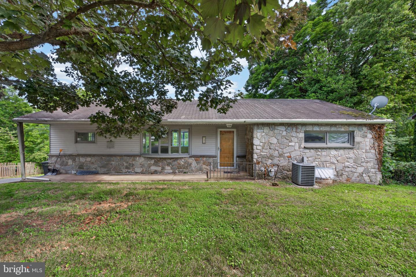 44 Peacock Dr Property Photo 1