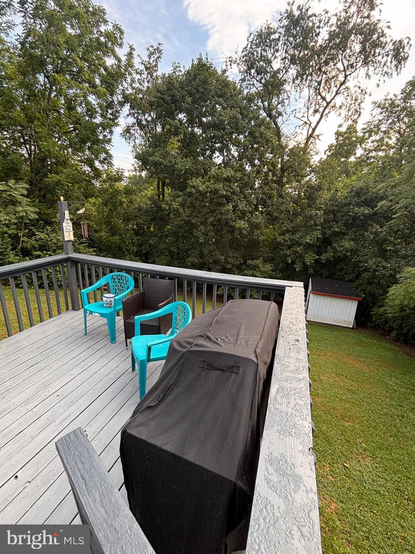 8 E Pearl Dr Property Photo 4