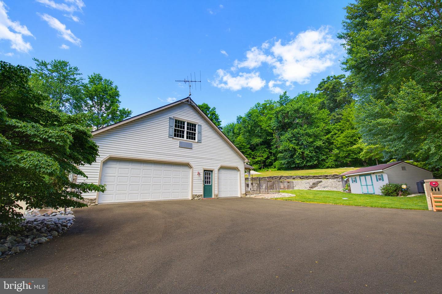 849 Pilgrims Pathway Property Photo 3