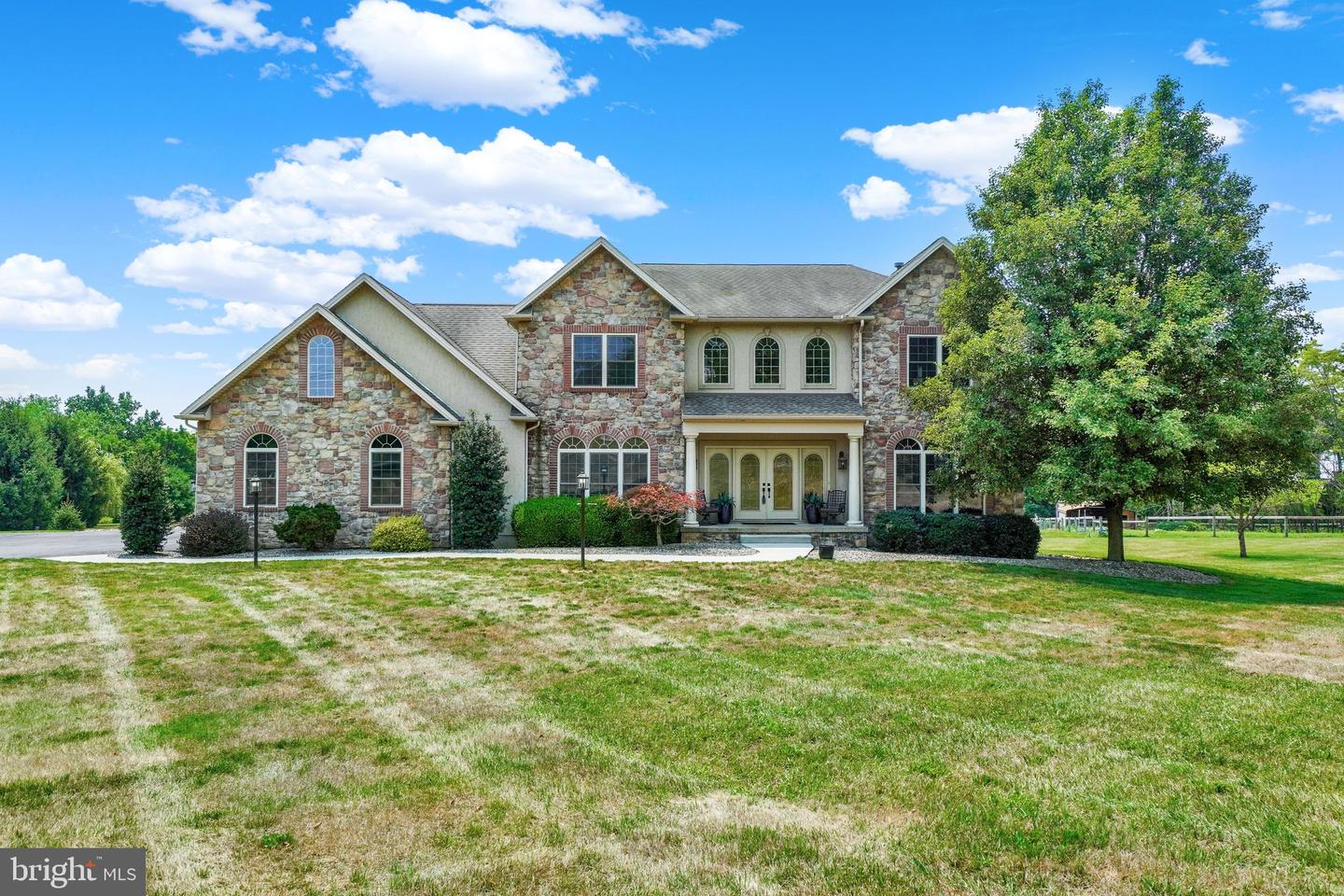104 MONUMENT DR